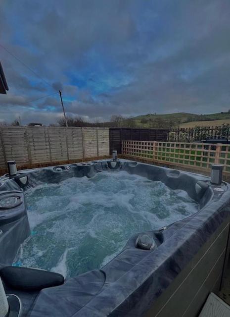 The Birch Lodge Located In Pegsdon Hexton Esterno foto
